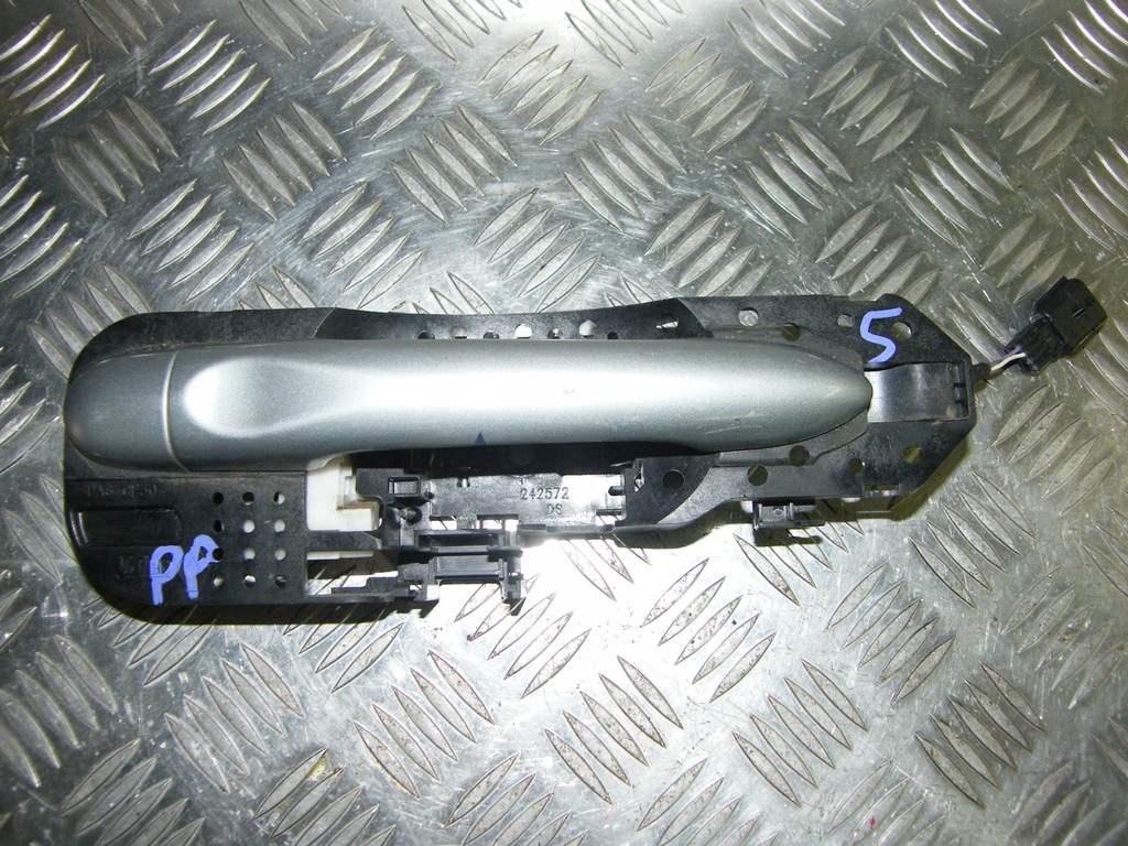 фото №1, Ручка правый перед scenic iii megane fluence