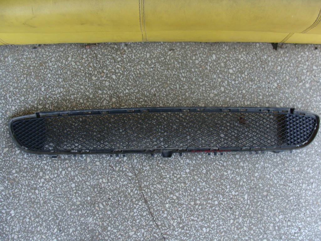 Купити Решітка бампера mercedes a1568550822
