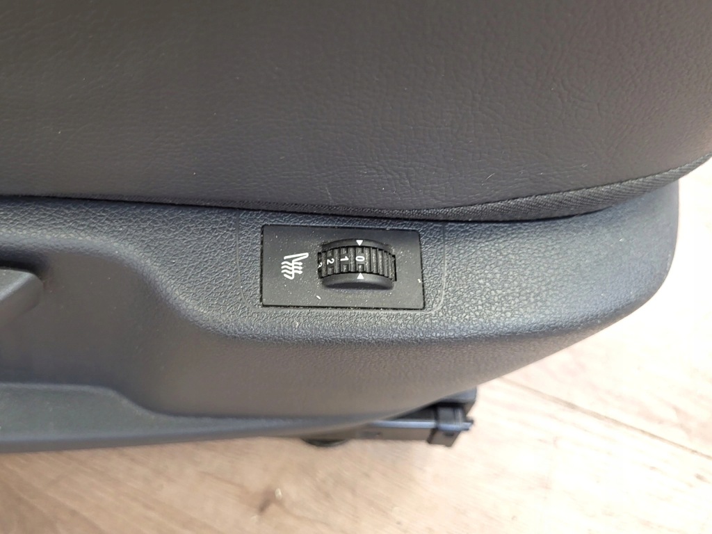 фото №7, Сиденья заднее сиденье комплект подогрев peugeot 3008 i 2016r 1.6 hdi ktpd