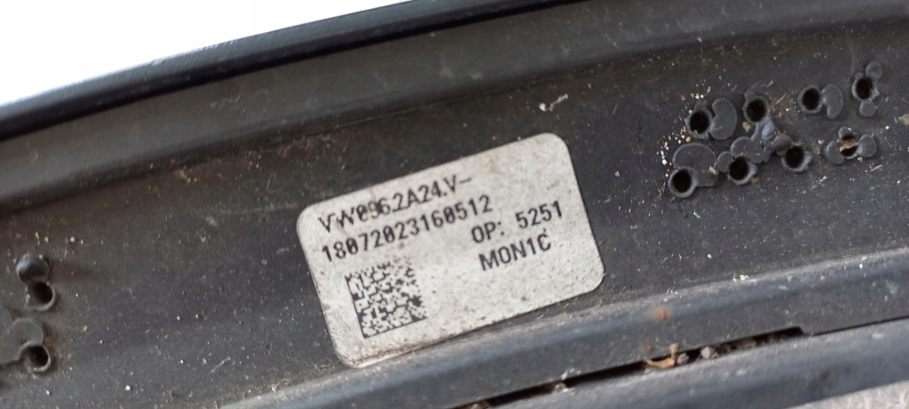 фото №6, Молдинг крыла правая перед vw touareg iii 18- 760853718a