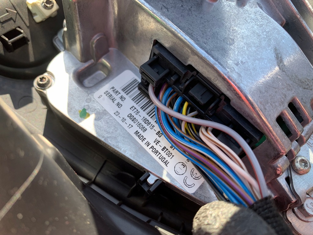 фото №5, Консоль середня повітропровід радіо et76-18d815-bg transit courier ii ładna