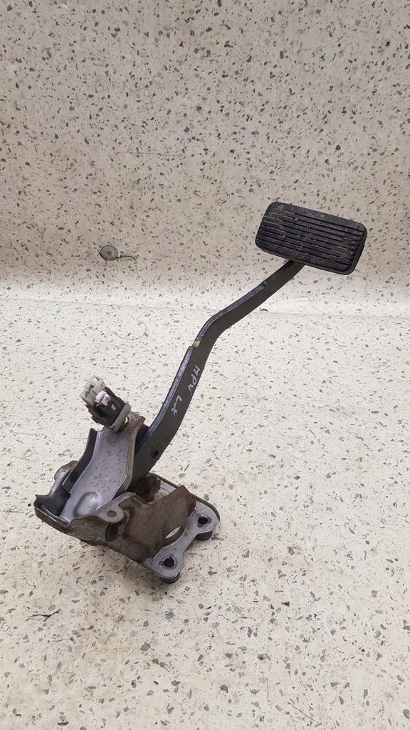 фото №1, Педаль тормоза автоматическая коробка передач mazda mpv ii