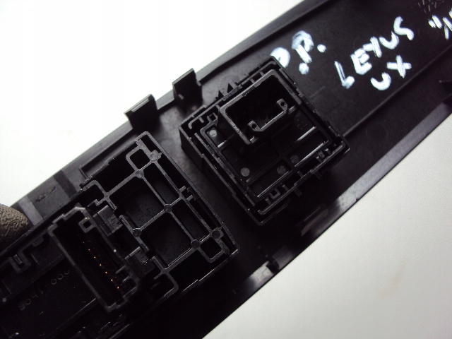 фото №4, Панель стекло правый перед lexus ux 2018-