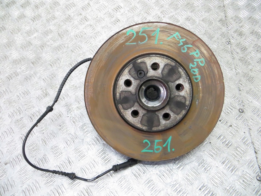 фото №1, Bmw f46 f45 2.0d поворотный кулак правая перед 15-