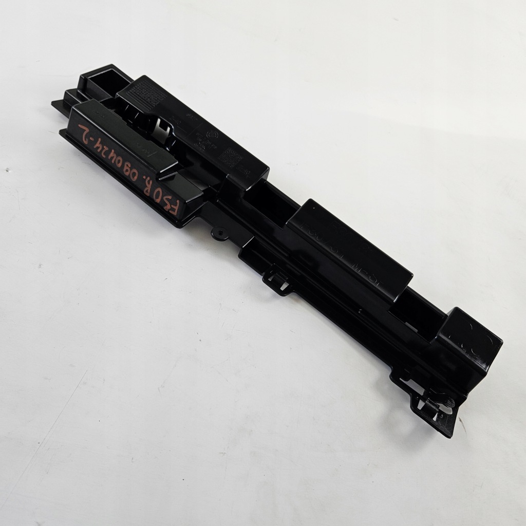 фото №1, Bmw 3 f30 f31 направляющая кронштейн порог r3 7256918