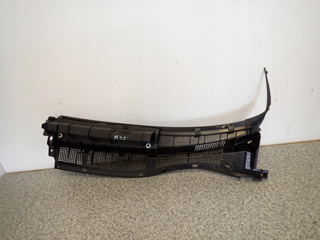 фото №10, Mazda5 mazda 5 ii 10- жабо пластиковый комплект