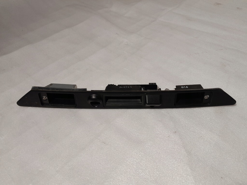 фото №1, Audi q8 4m накладка кришки багажника pod камера 4e0827574h