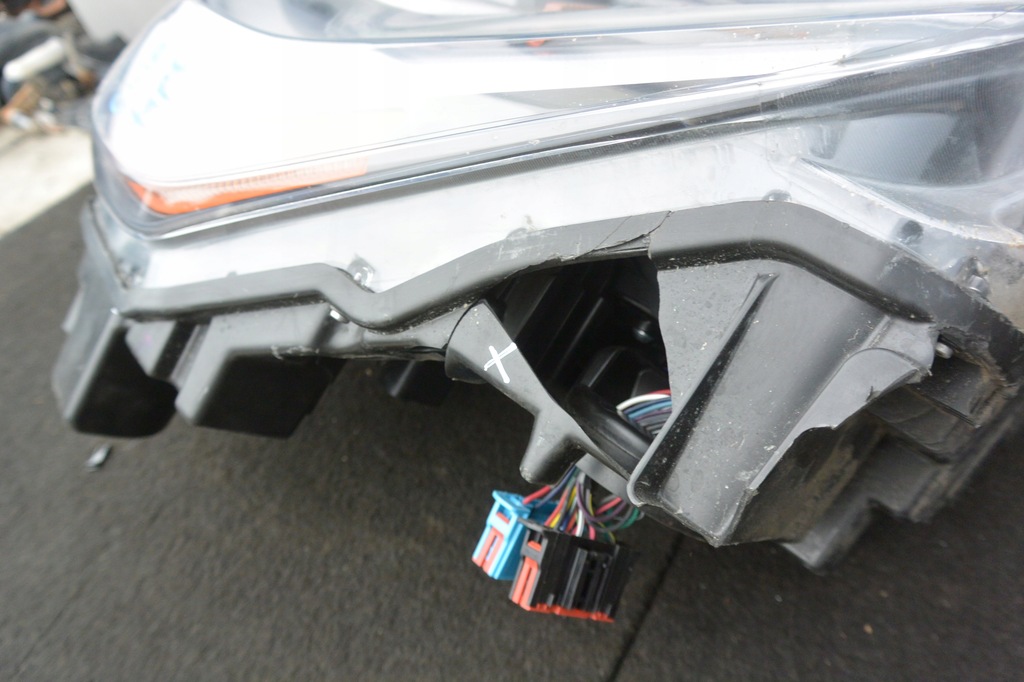 фото №5, Лампа фара права led ford f150 21- r