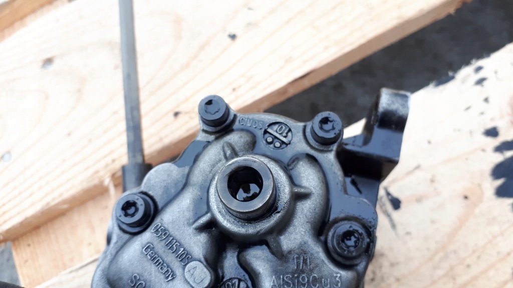 фото №9, Audi оригинальный номер 059115105aj насос масла