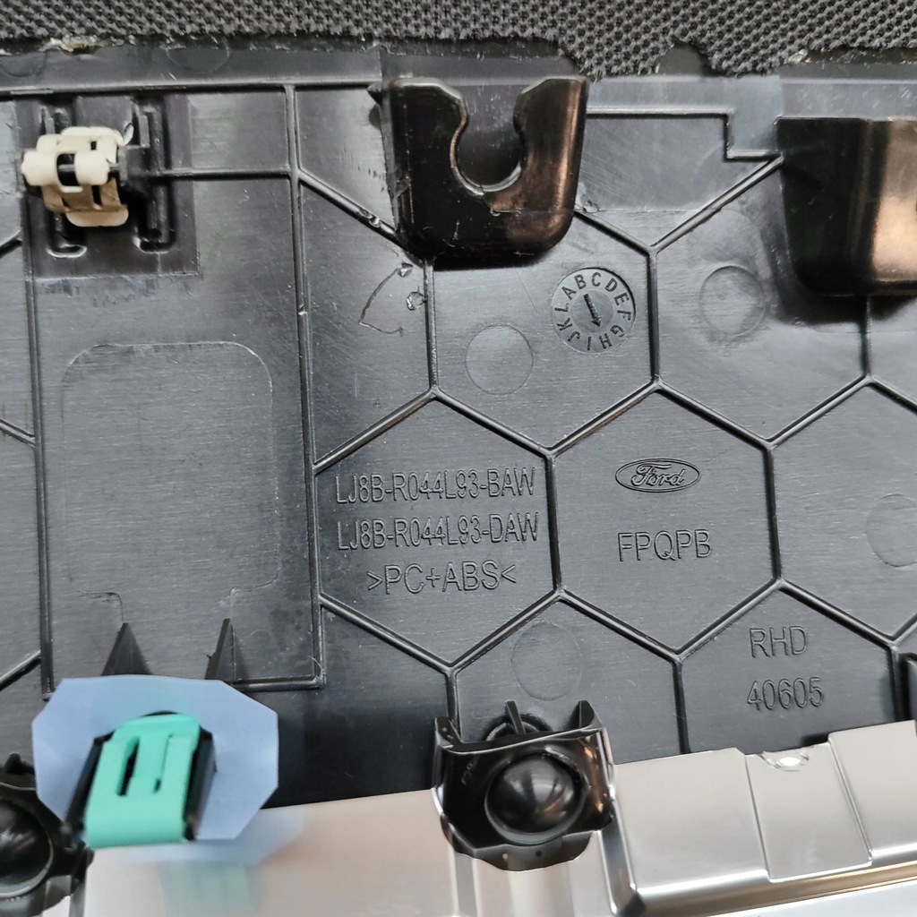 фото №6, Ford mustang mach-e 2023 рамка бардачка панели приборной панели