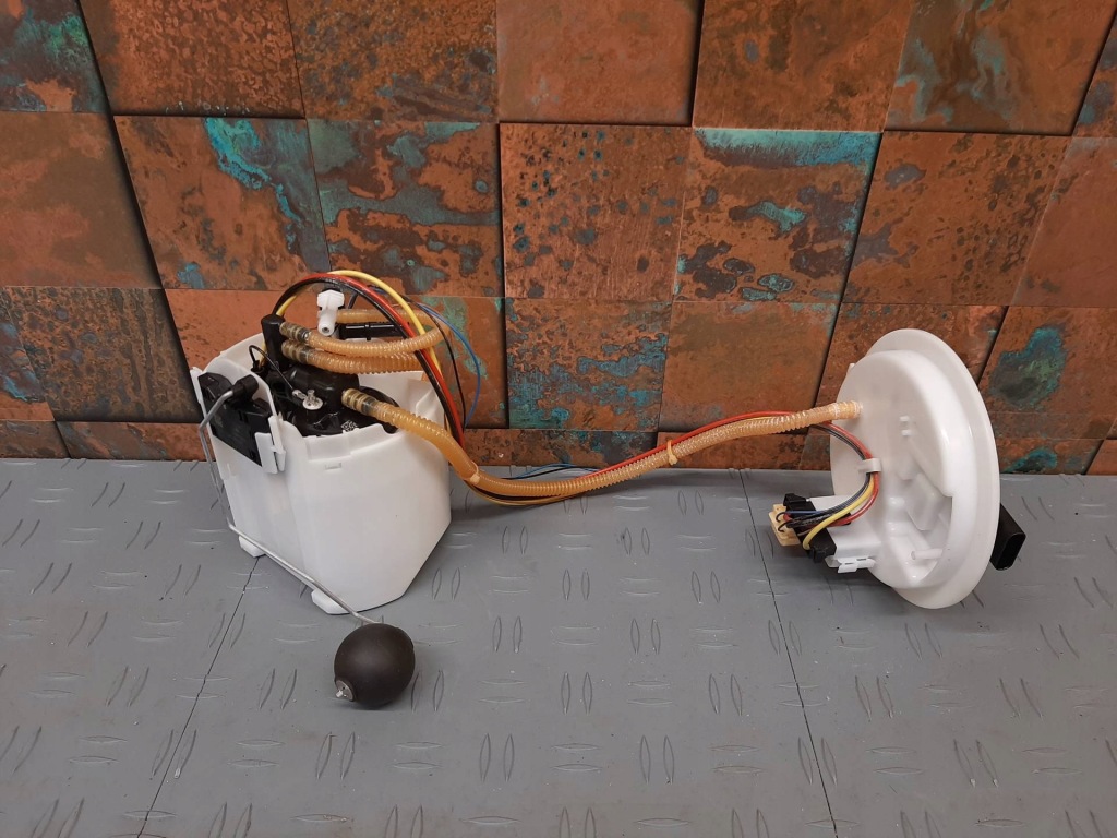 Купити Насос пального bmw x3 g01 x4 g02 15km!!!