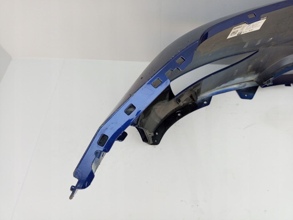 Tesla model y 2020- бампер перед передній 1540100-06-c в Україні