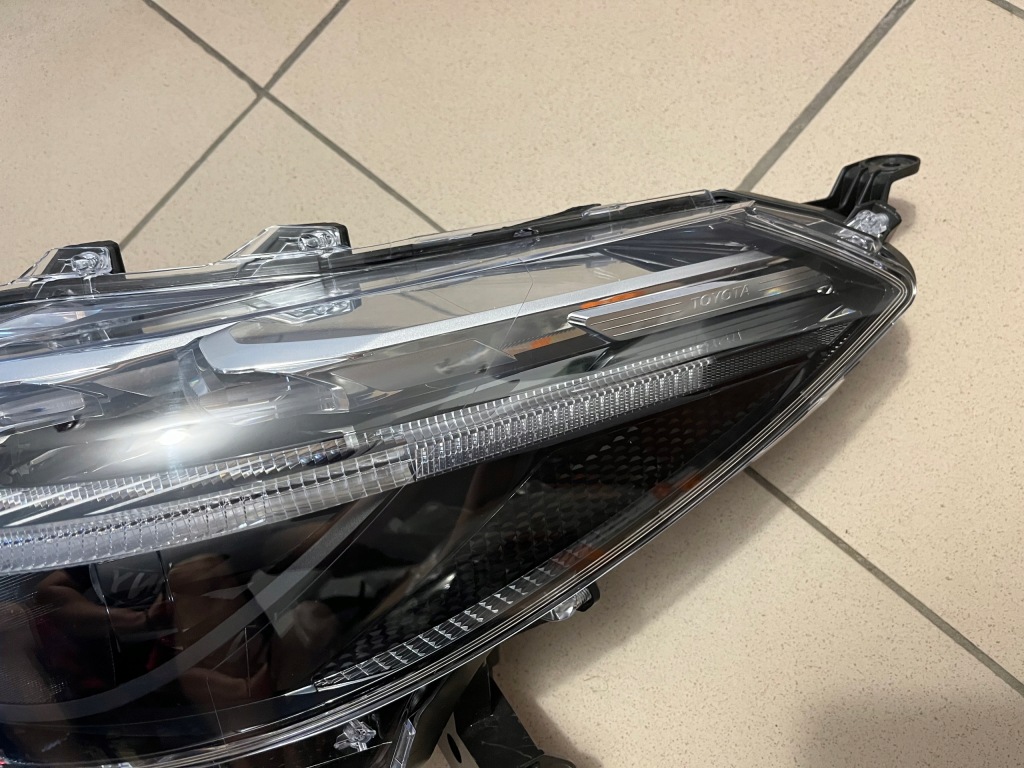 фото №6, Лампа передняя перед левая toyota corolla cross full led 16-184