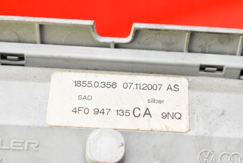 фото №8, Лампа освітлення салону перед audi a6 c6 08r