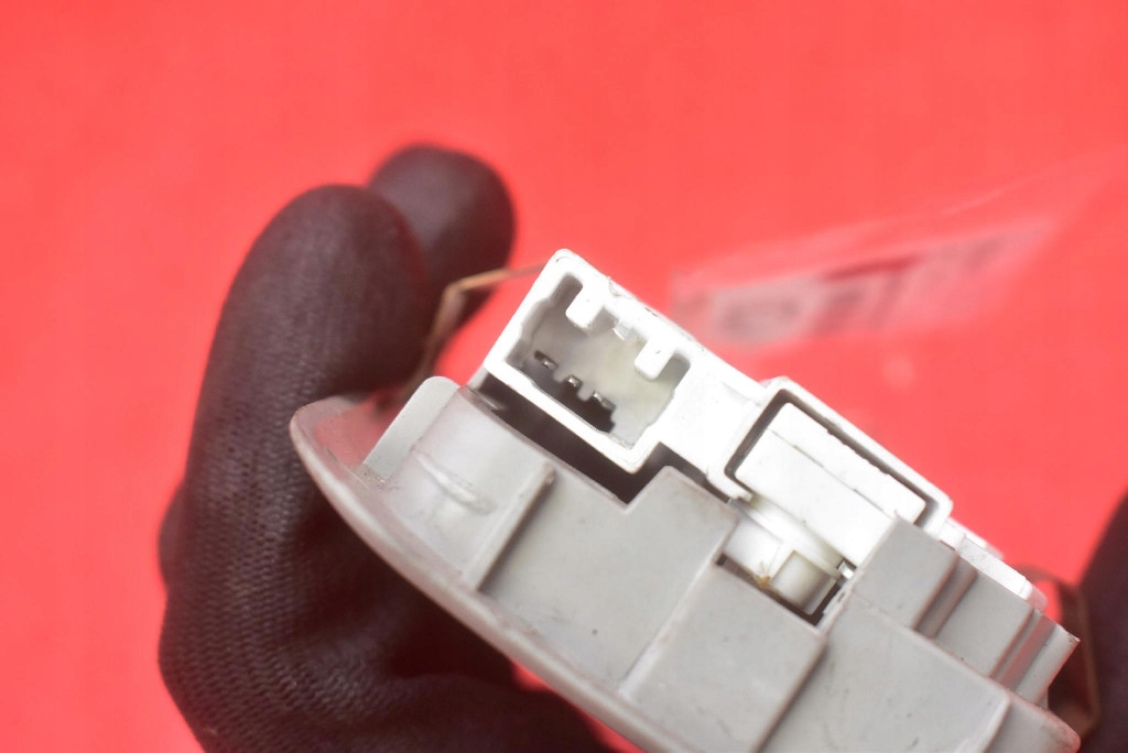 фото №7, Лампа освещение салона задняя 81250-05030 toyota verso lift 09-18