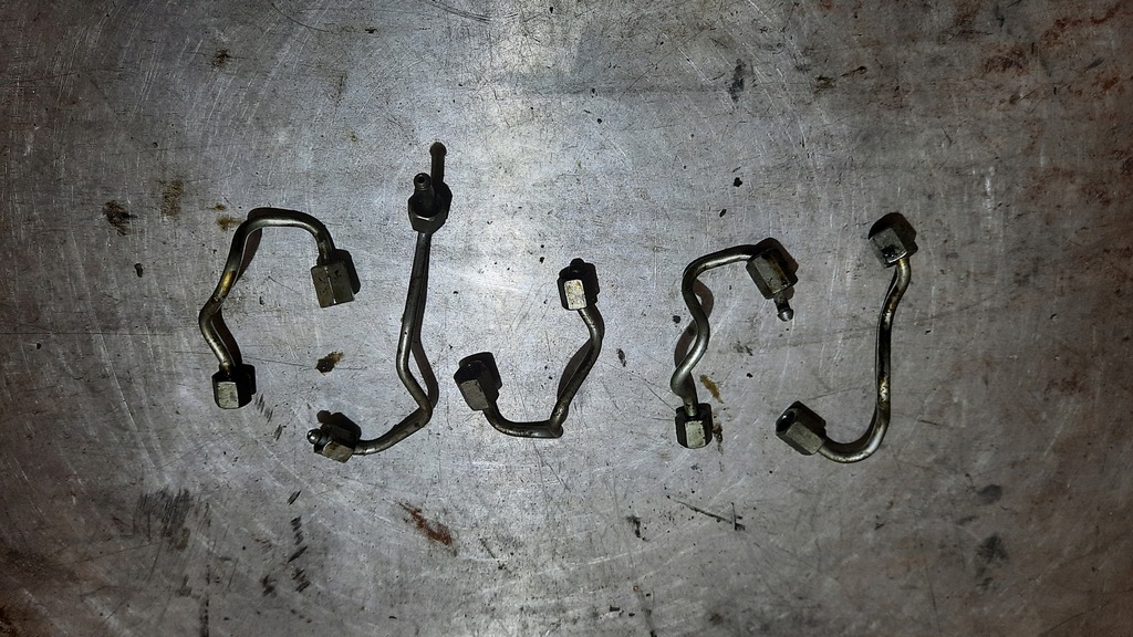 фото №1, Провода трубки форсунок corolla e15 1.4 d4d