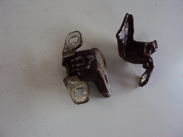 фото №1, Петли дверь правый перед dacia duster i 1.6 b 4x4