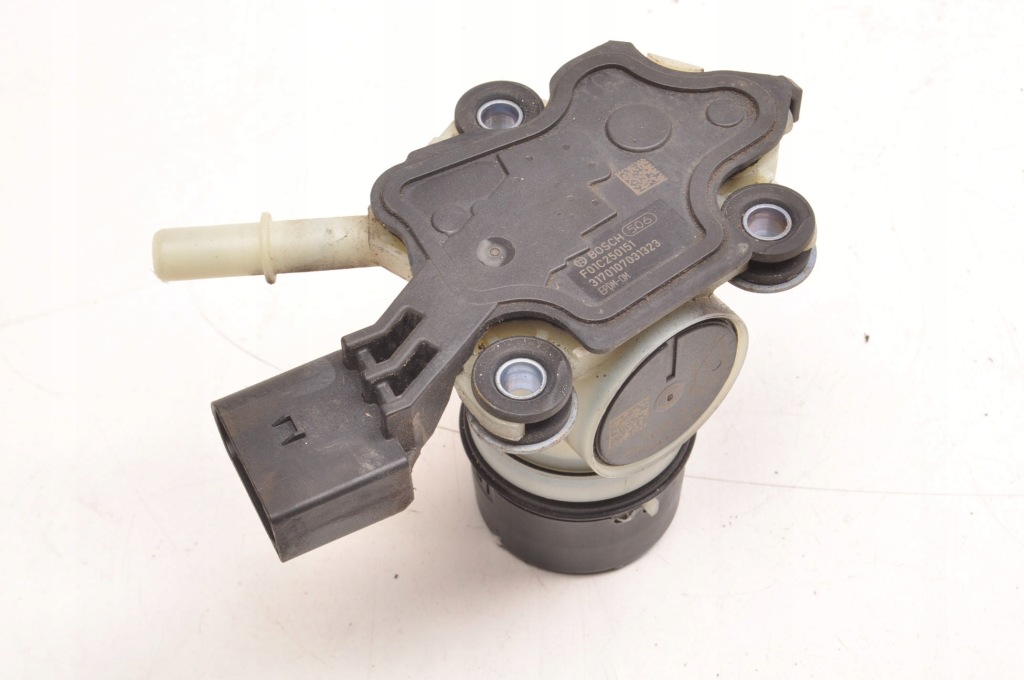 фото №1, Mercedes w205 2.2 cdi насос adblue f01c250151