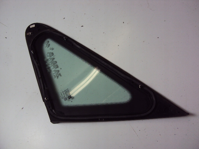 Стекло правый перед opel zafira b 2.0 cdti 2005 r Доставка