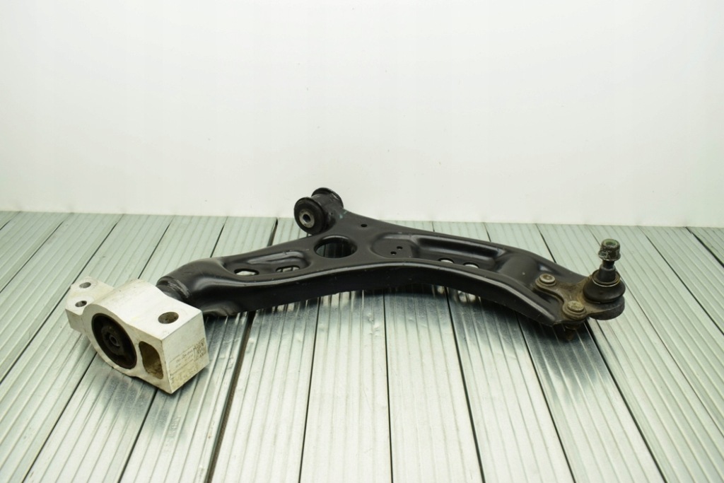 фото №9, Передний изогнутый правый рычаг vw tiguan 5n_ 1k0407166c 2014