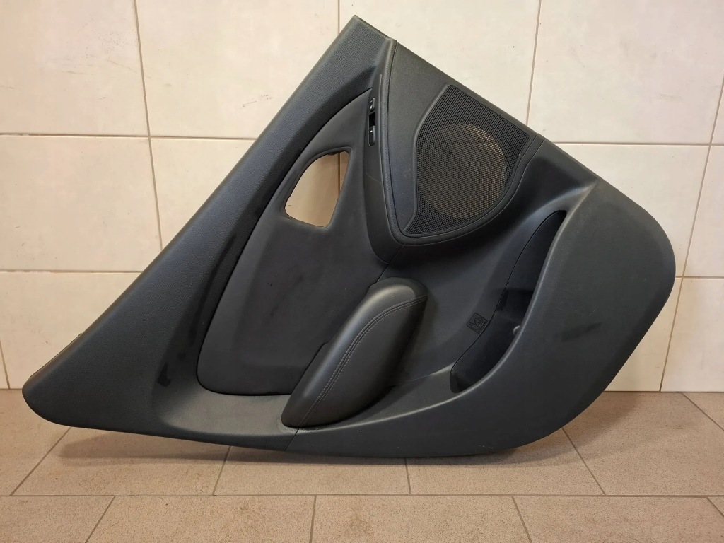 фото №1, Hyundai ix35 10-15 оббивка двері лівий задня 83310-2y000