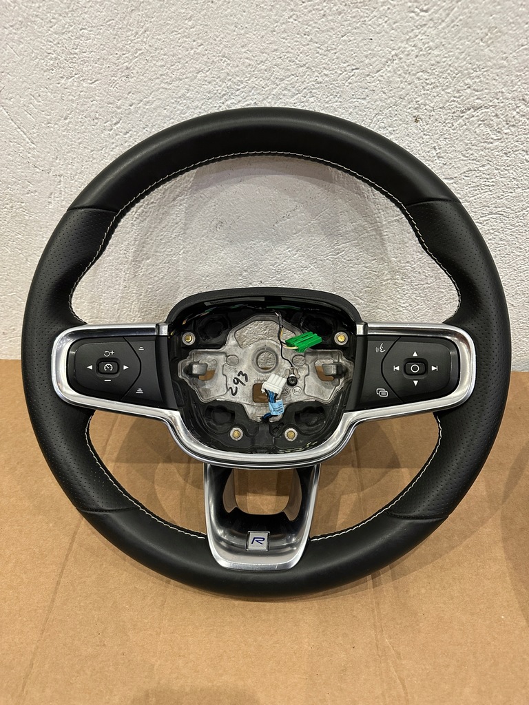 фото №1, Volvo xc40 повітропровід шкіряний підігрівається r-design