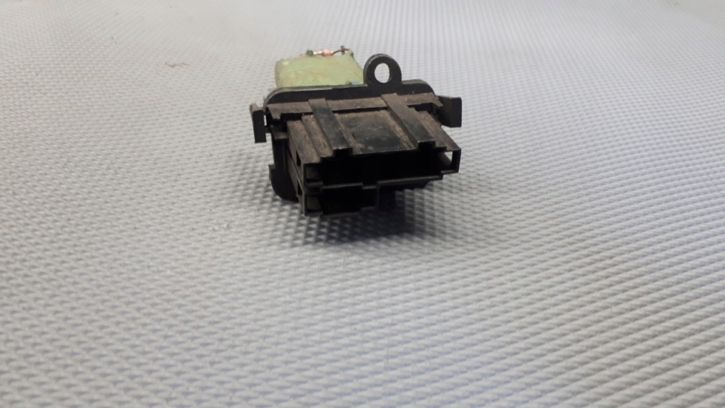 Купить 881055650 резистор резистор vw golf iii 94r2