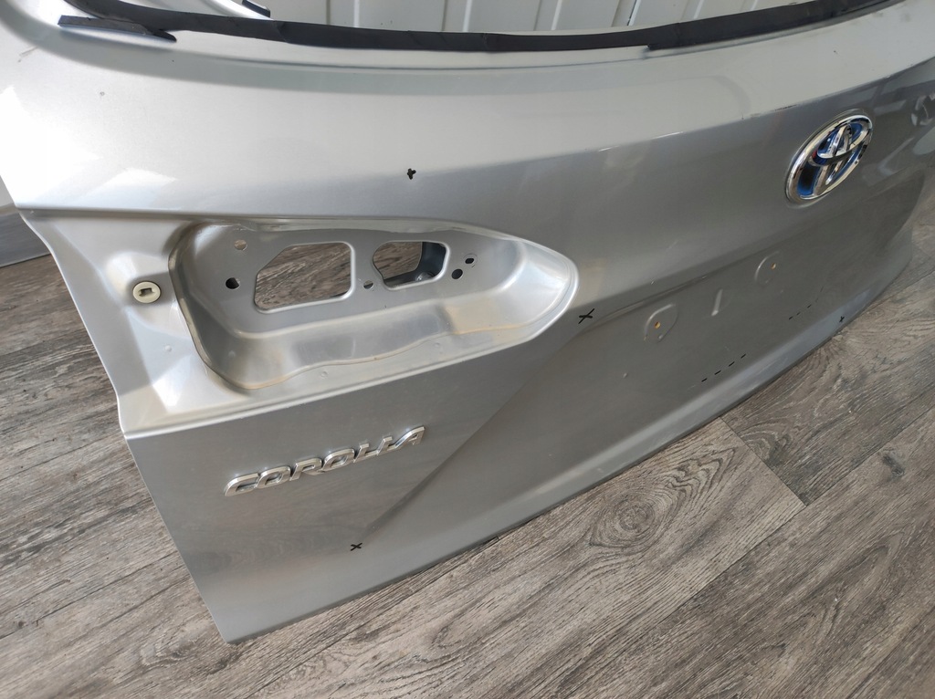 фото №8, Крышка багажника задняя задняя toyota corolla cross --- poznań --- giełda