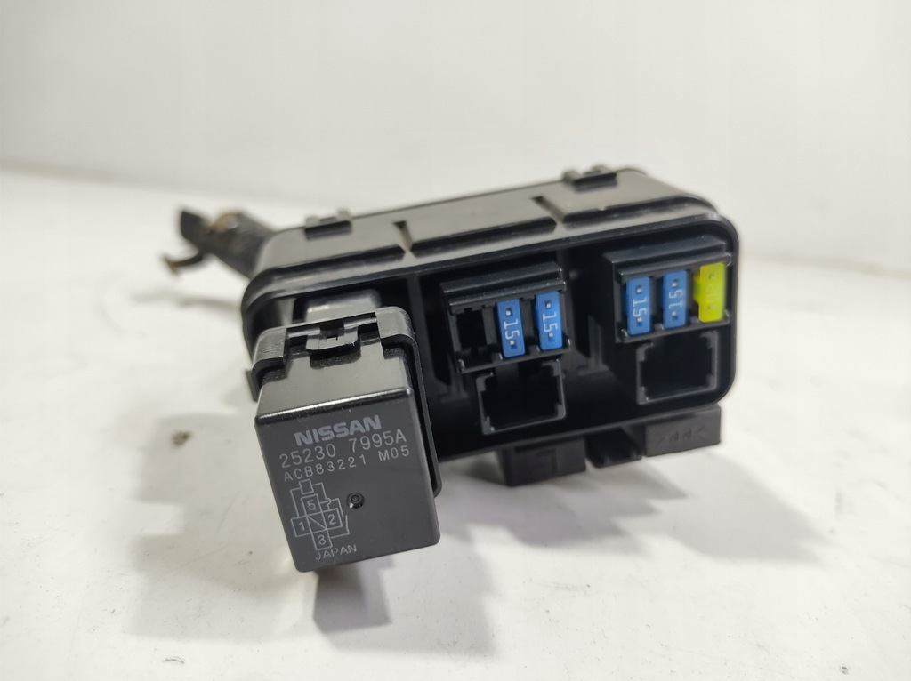 фото №7, Infiniti q50 14r- корпус коробка запобіжників