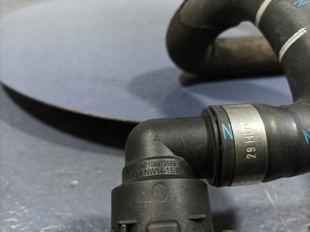 Mercedes a35 w177 2.0b 306 km шланг трубка пабтрубок  воды a2478305900 в Украине