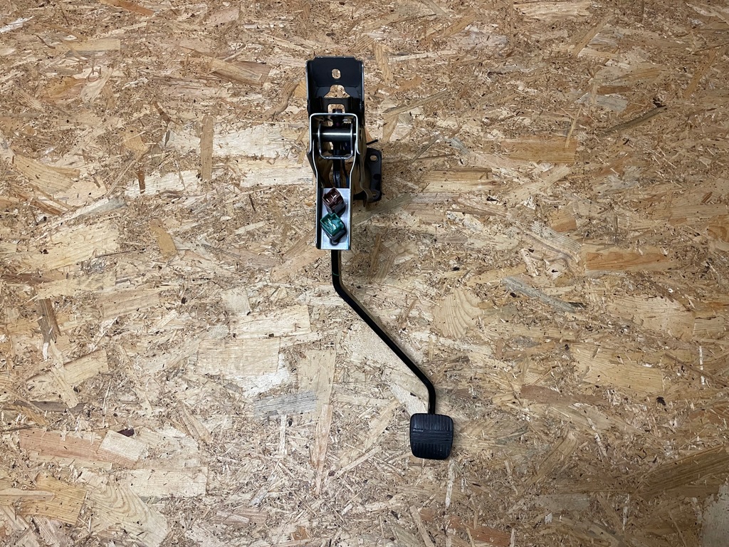 фото №1, Педаль датчик тормоза renault alaskan 2.3dci 4x4