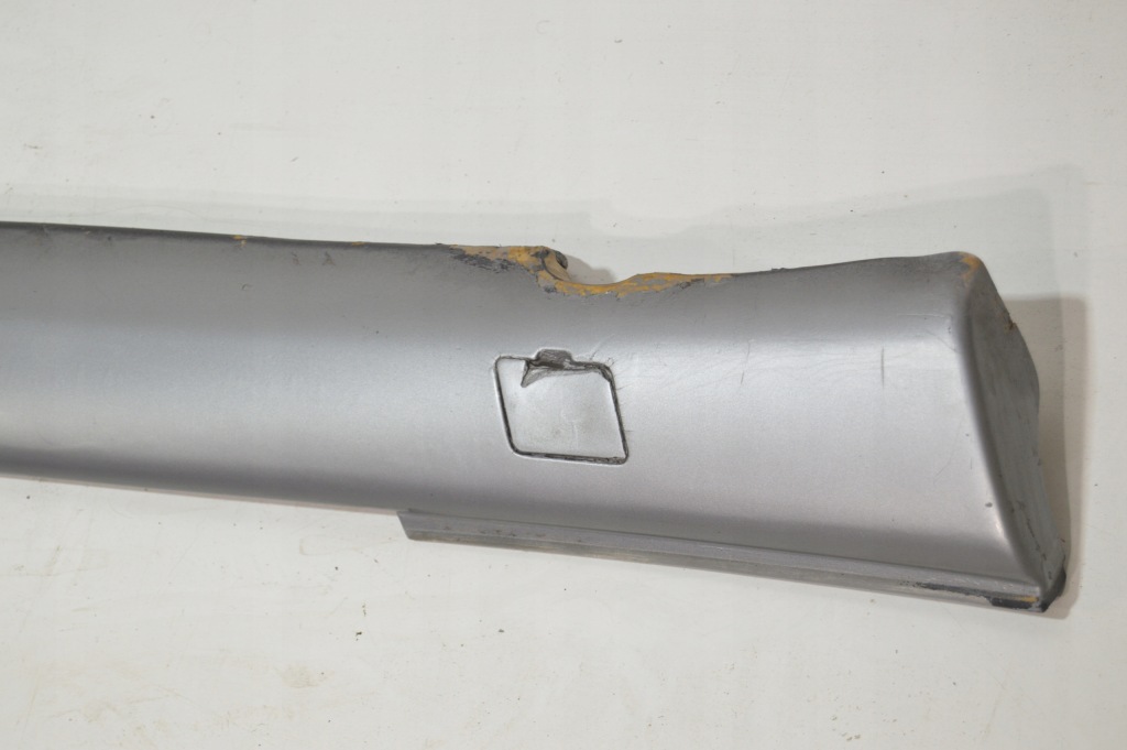 Купити Накладка поріг ліва поріг mercedes w126 рестайлінг  long 1266905140