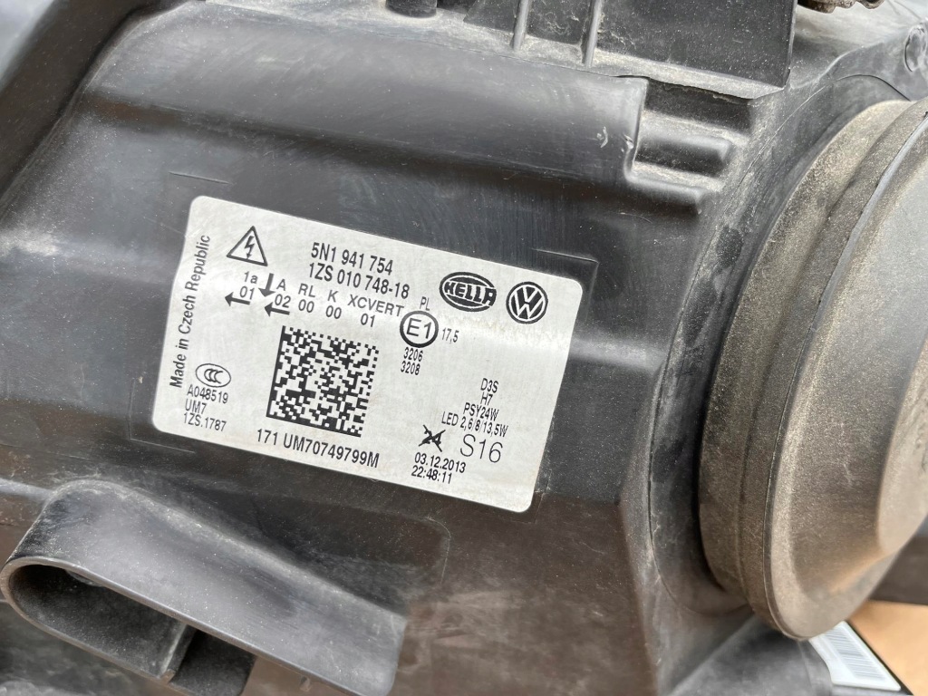 Фара права vw tiguan 1 рестайлінг  5n bi ксенон led 5n1941754 гарний стан Київ