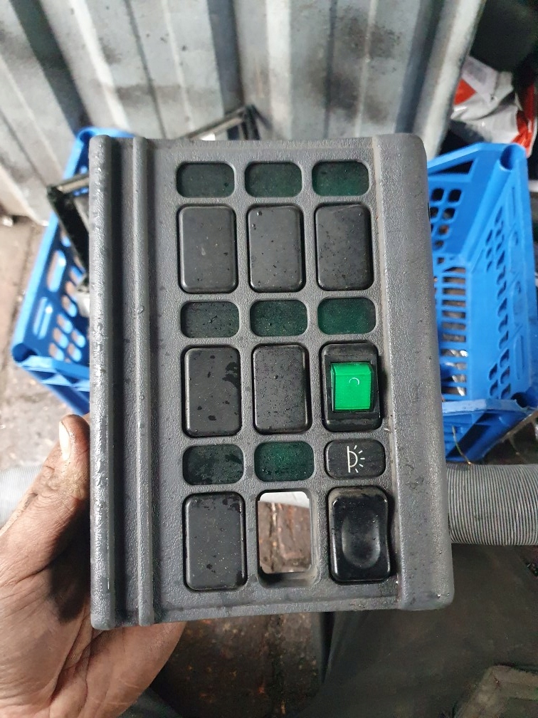 фото №16, Лампа стельовий scania 4 iv 114 l niska 2000r 380