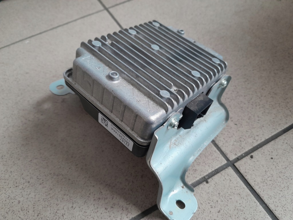 Купить Chrysler pacifica 2017- 3.6 htbrid блок управления модуль напряжения 56029814aa