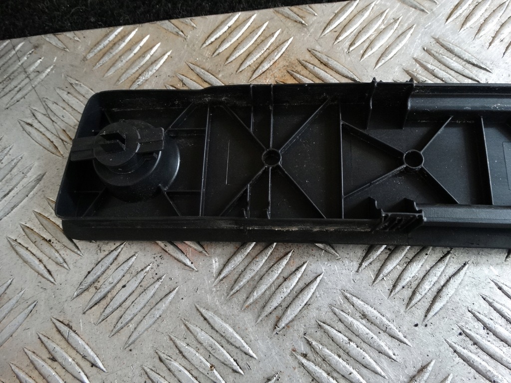 фото №6, Молдинг внутрішня оббивка кришки задня audi a1