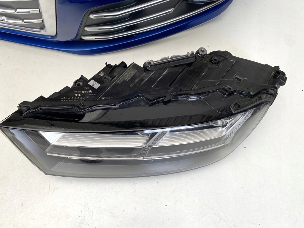 Купити Audi sq7 4m 2017- бампер капот фари matrix крила ly5q 135098 km