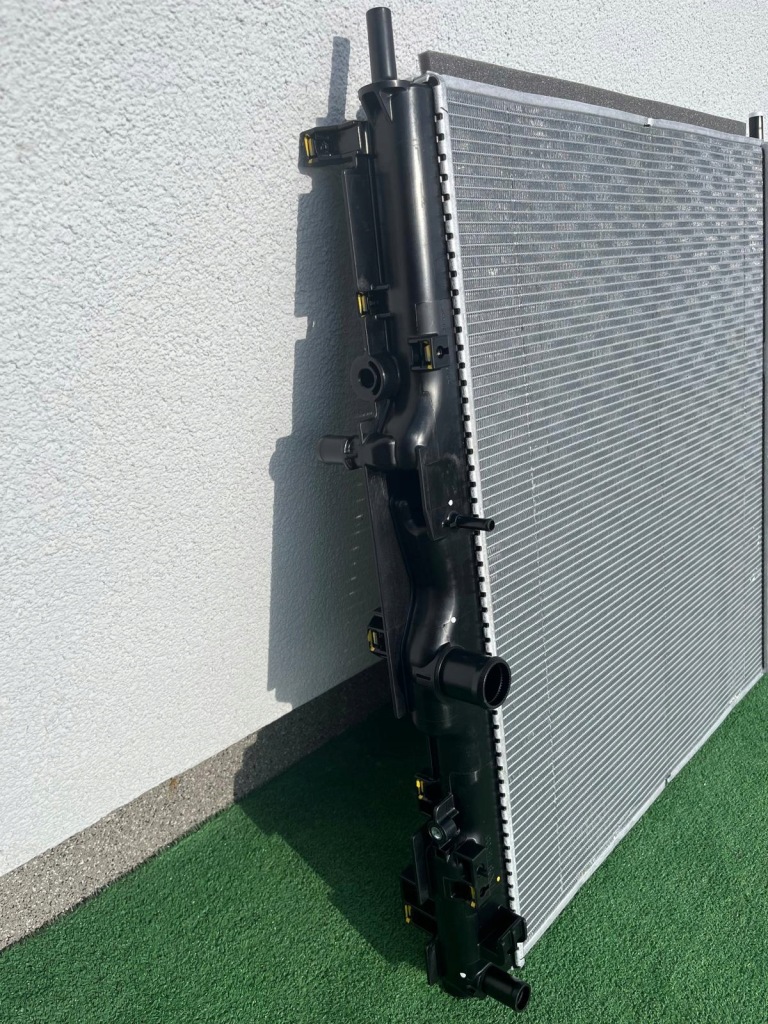 Радіатор води mazda cx60 cx-60 px28-15200 оригінал нова giełda poznań в Україні