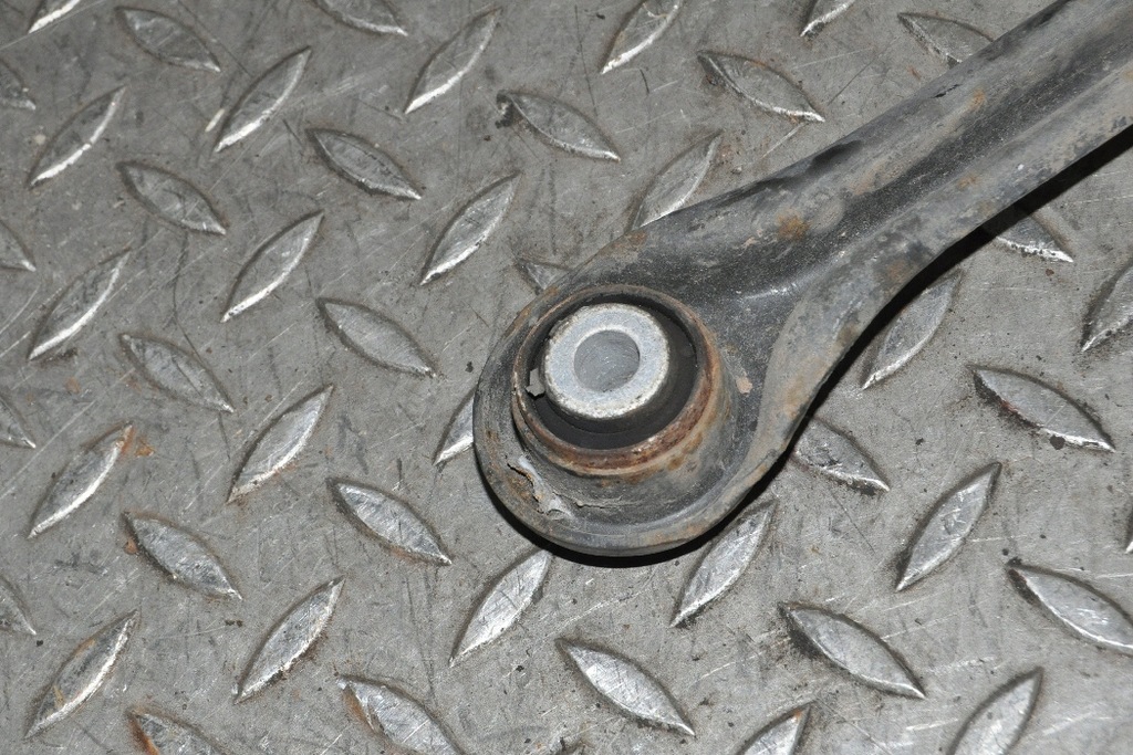 фото №3, Mercedes slk250 r172 2011 rhd задний правый рычаг