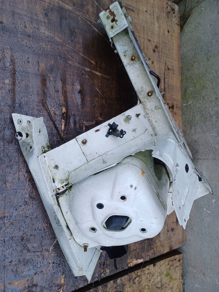 Mercedes c w204 204 четверть лонжерон фартух левое  левая перед 2046260030 Недорого