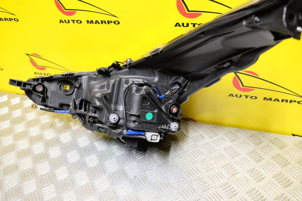 Toyota prius рестайлинг  2019- фара фара перед full led r америка Оригинал