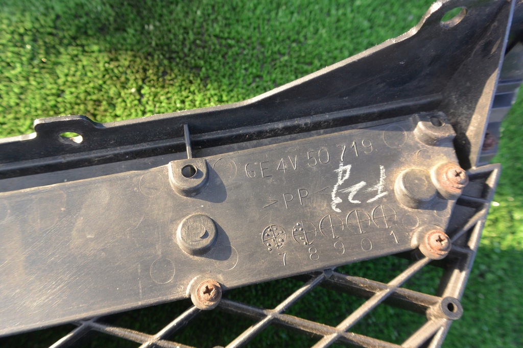 фото №9, Mazda 626 решётка радиатора 1997-2000