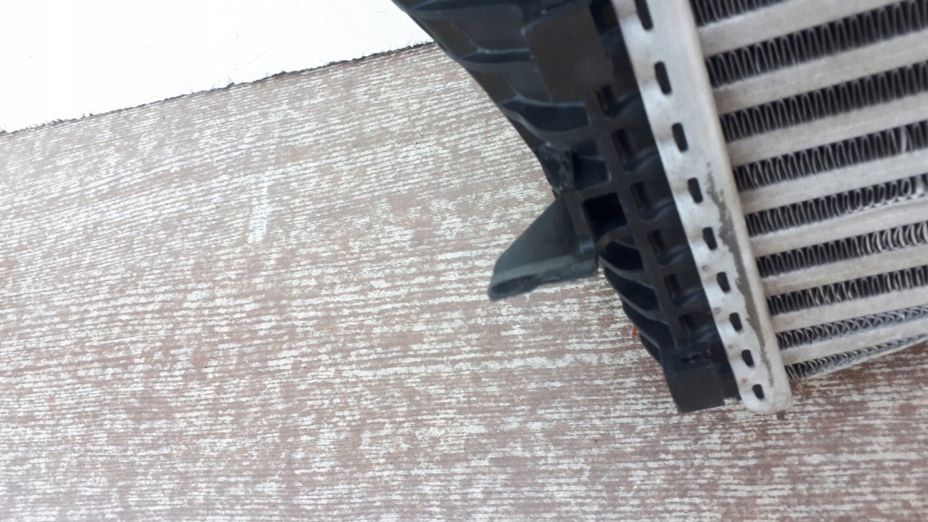 Audi q7 4m0 интеркулер воздуха 4m0.145.804.bs Недорого