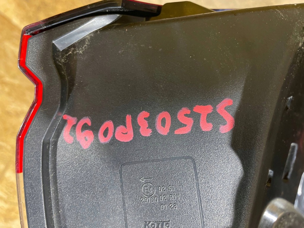 фото №10, Nissan qashqai iii 3 j12 21- лампа led ліва задня задня