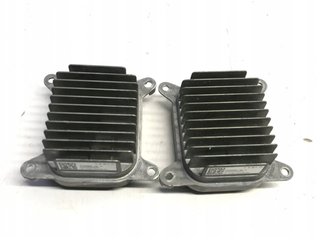 Купить Преобразователь модуль led tesla model 3 y p1532925-02-c