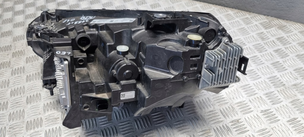 фото №14, Bmw оригинальный номер 8083636 2' g42 лампа правая перед led комплектная km