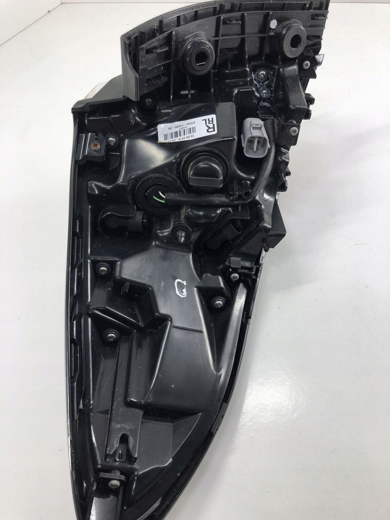 фото №10, Toyota c-hr i 2016 задня сторона права лампа задня