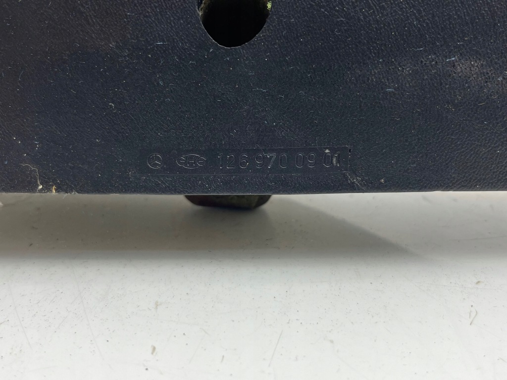 Накладка ручка внутрішньої двері передніх mercedes s w126 1269700901 Недорого