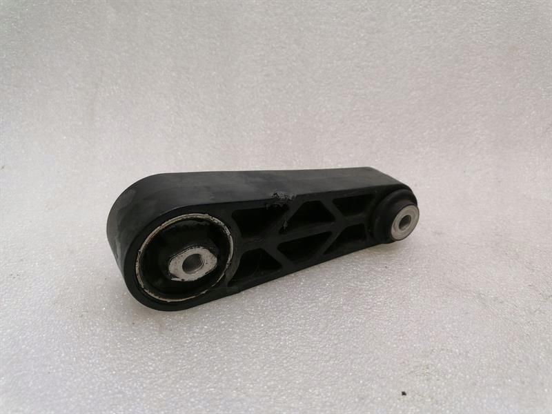 Porsche panamera 971 кронштейн двигуна 971199331 кронштейн двигуна 971199352d в Україні