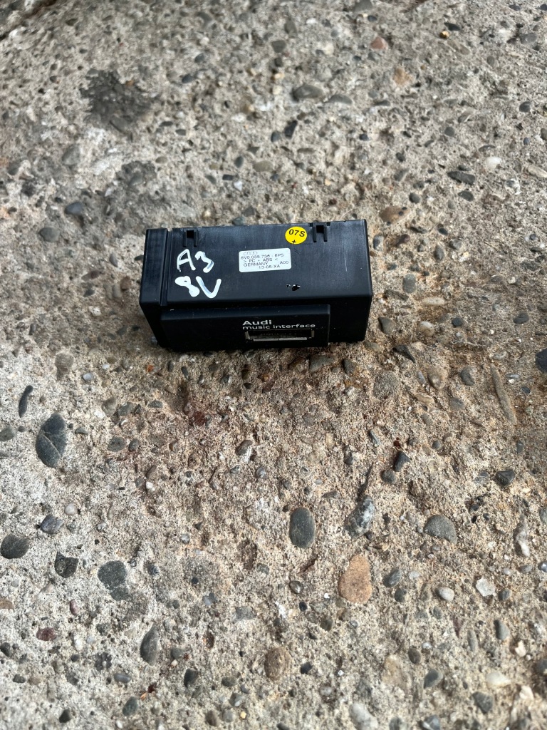 Купити Audi a3 8v роз'єм з'єднувач мультимедійний інтерфейс